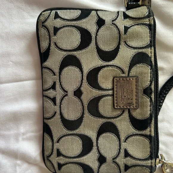 Coach Poppy Black and Grey Signature Wristlet - Picture 7 of 12